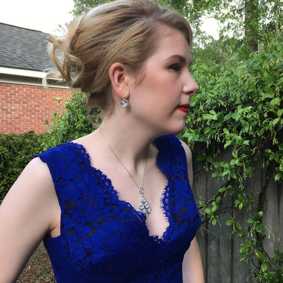 Meet your Posher, Emily - Picture 1 of 1